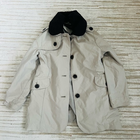 Like new boy raincoat (no size but fits size 6 boy) - Picture 1 of 4